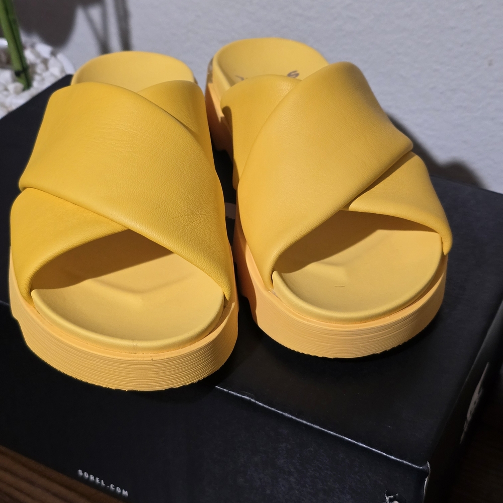 Sorel Women's Vibrant Orange Slide Sandals - Picture 8 of 8